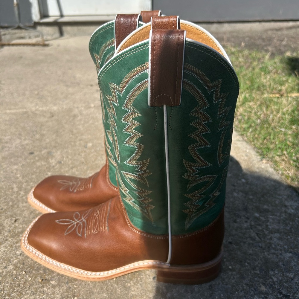 Women’s Teal and Brown Cowboy Boots Women’s size 8.5 Men’s size 6. Never worn